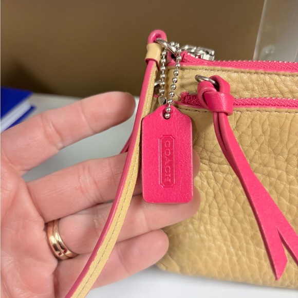 COACH Bleecker Edgepaint Double Zip Wallet Wristlet - EUC - Picture 3 of 14